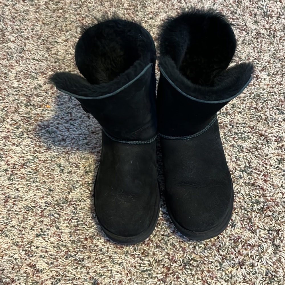 Short Bailey Button Ugg - image 2